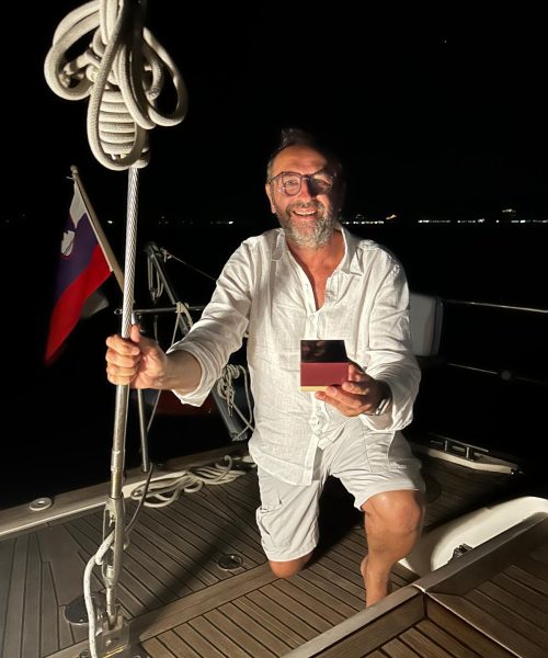 b5a592f3-bcd0-4907-b10a-da11e721fed3